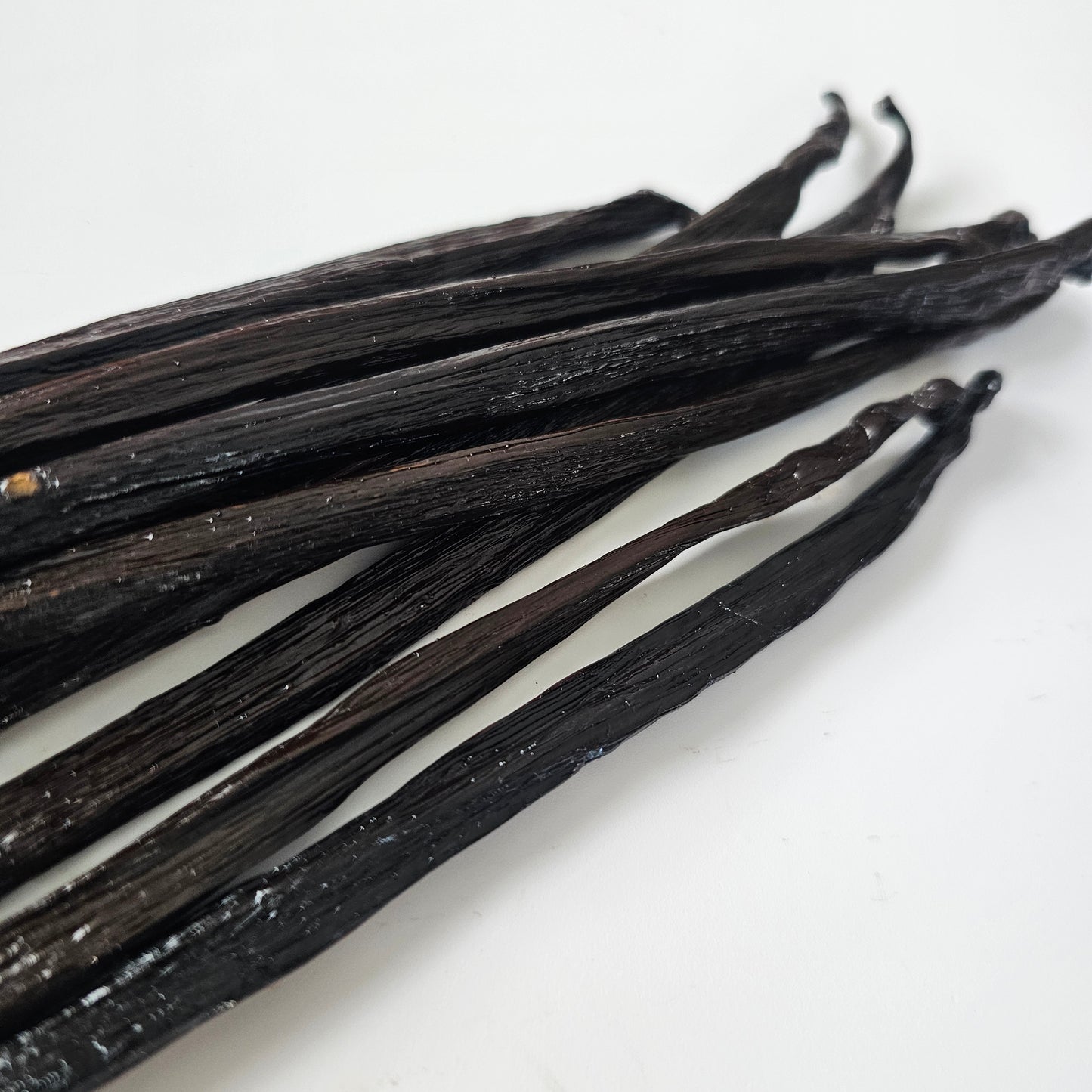 Vietnam V. tahitensis Vanilla Beans