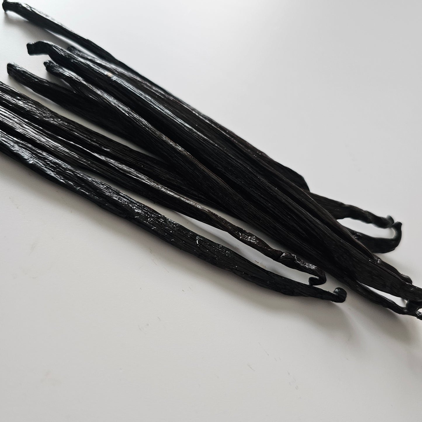 Vietnam V. tahitensis Vanilla Beans